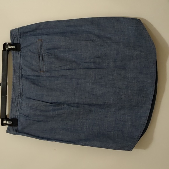 Banana Republic Blue Chambray Denim 100% Cotton Mini Skirt. Size 6 - Picture 2 of 4